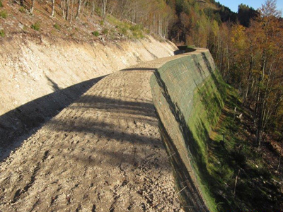 Geogrid-Tenax-TT-for-rockfall-embankment